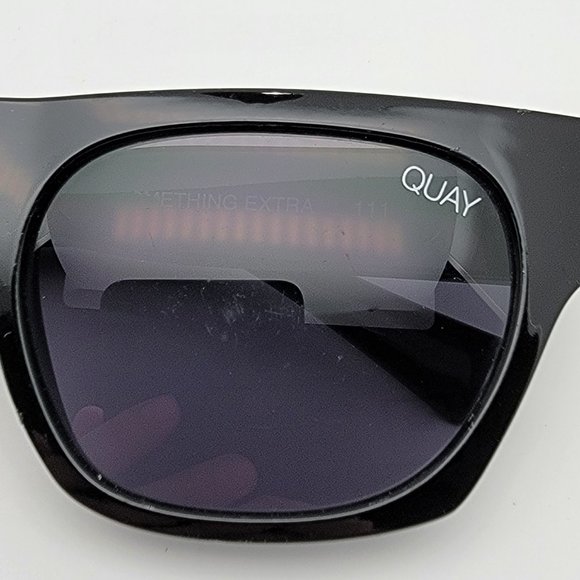 Quay Australia Something Extra Black Frame Smoke Grey Lens Sunglasses 54-16-140 main image 6